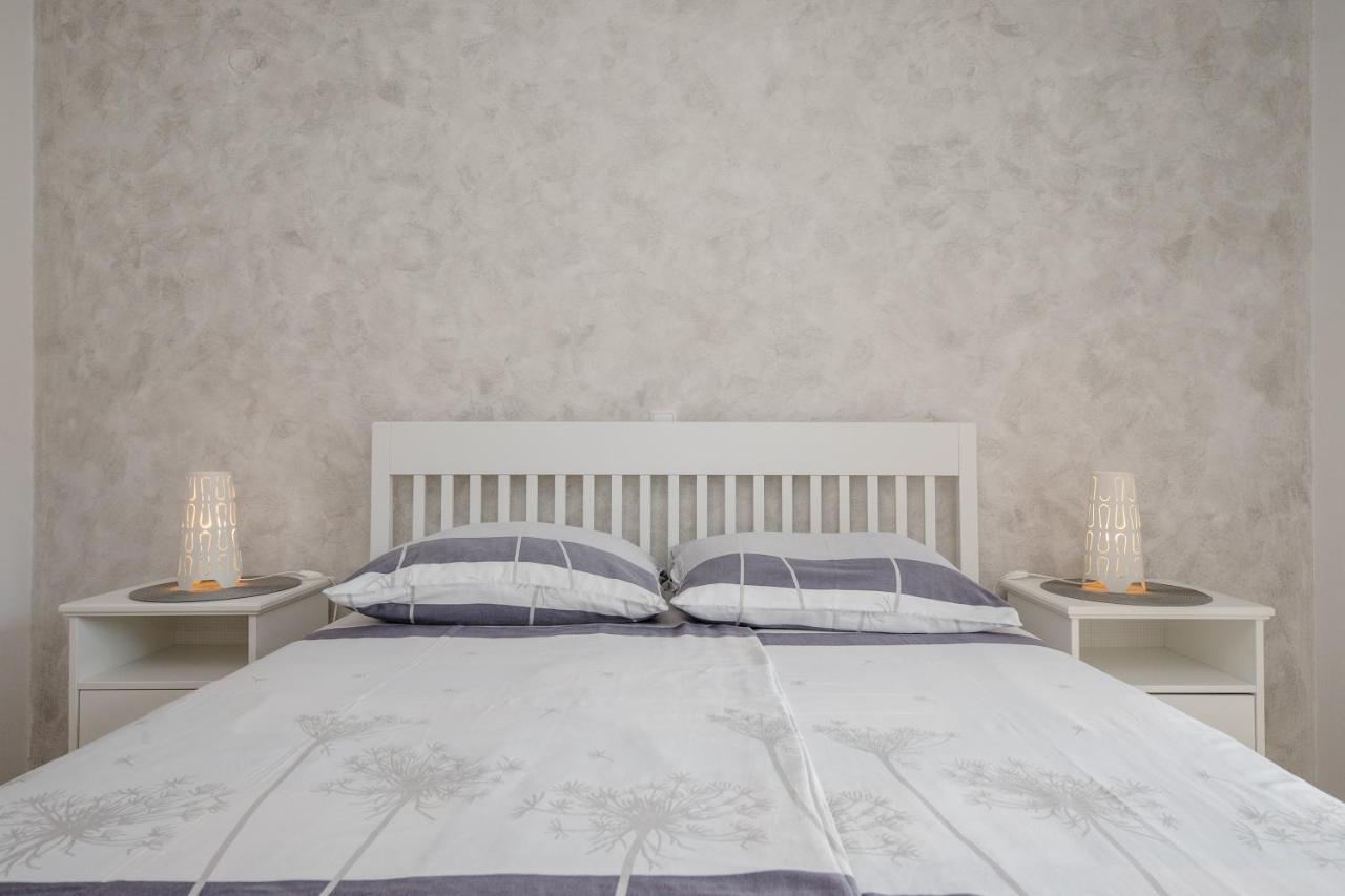 Apartmani Marica Beg Palit Exterior foto