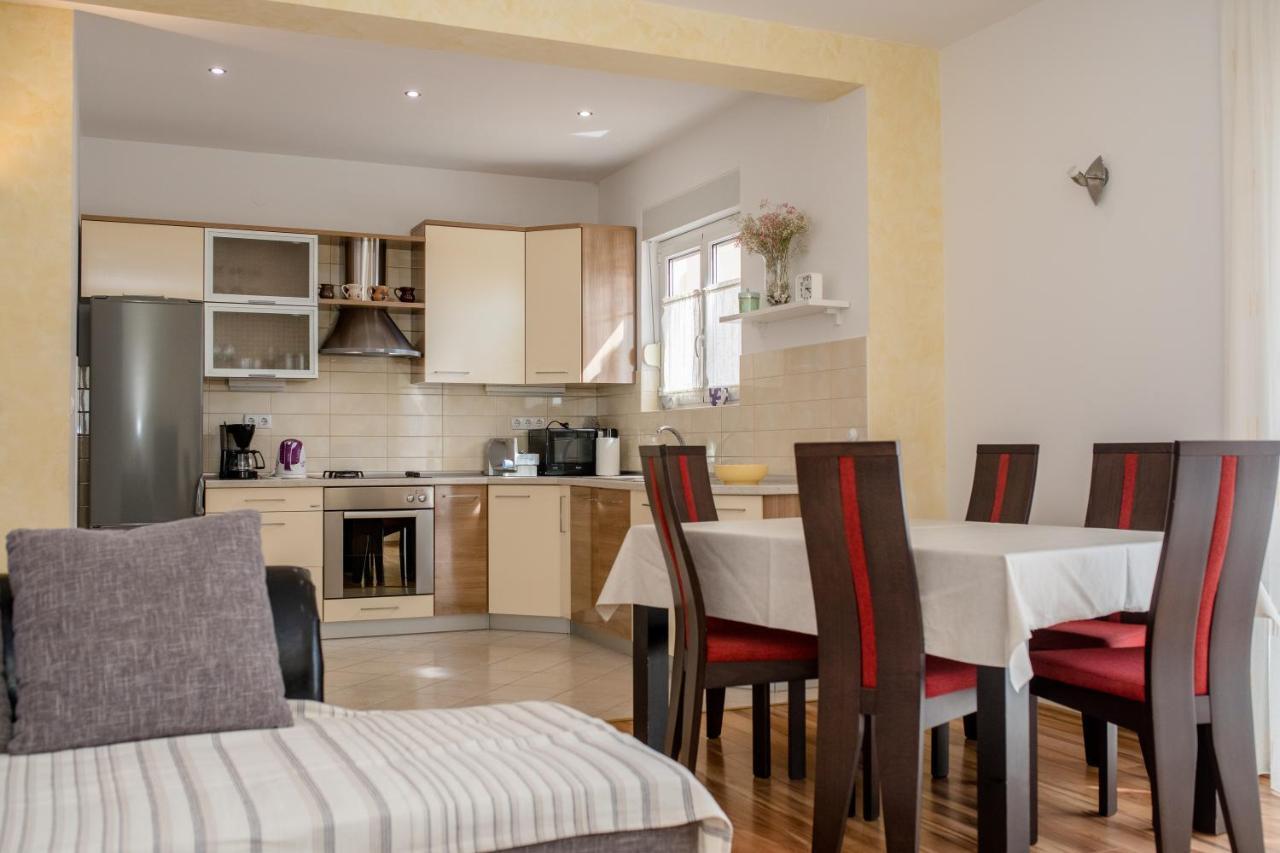 Apartmani Marica Beg Palit Exterior foto